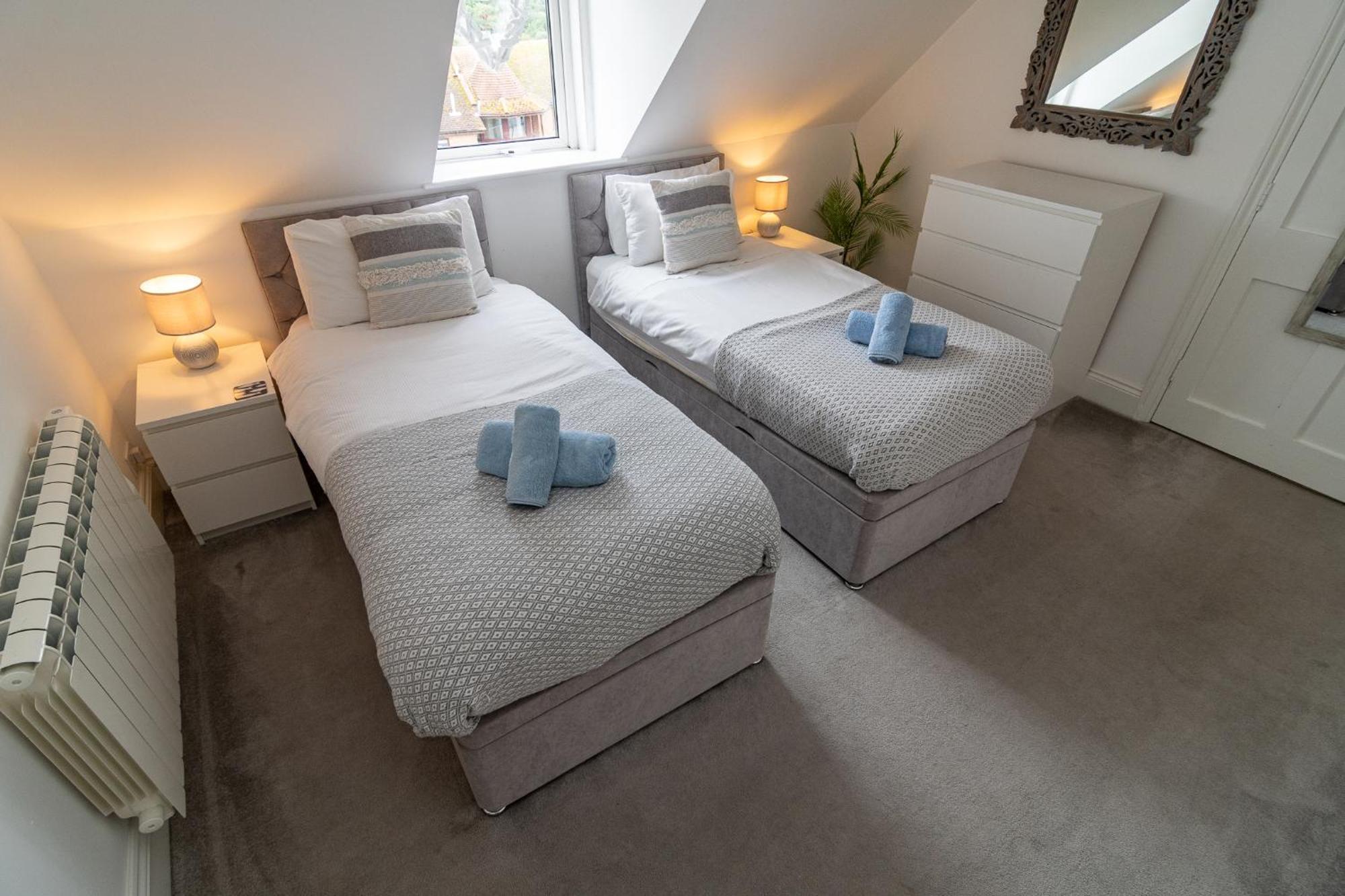 Light Airy 3 Bed Town Cntr Flat 700M To The Beach Bournemouth Ngoại thất bức ảnh