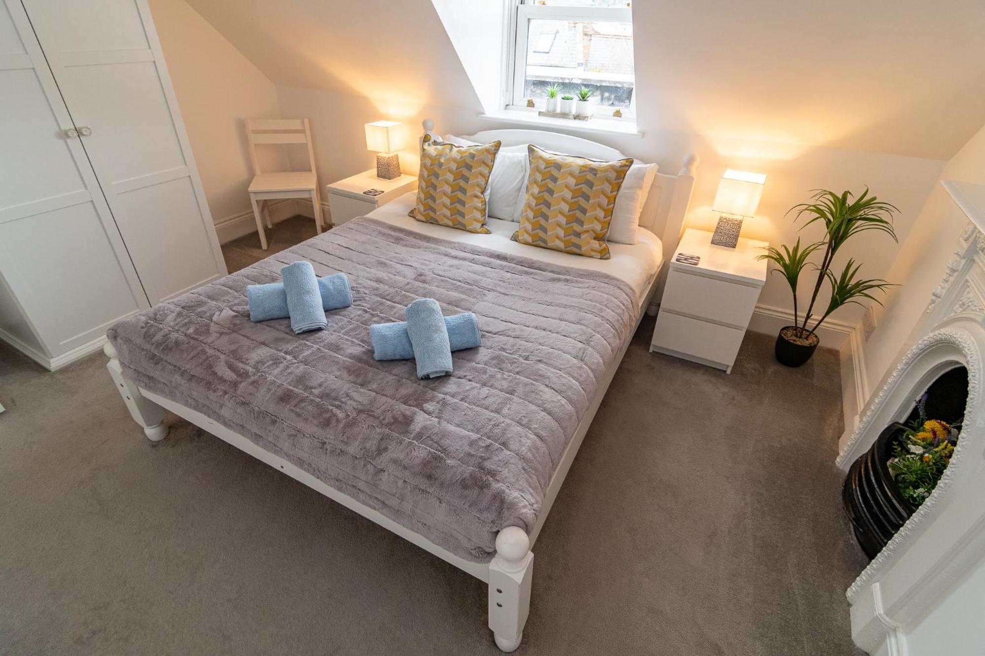 Light Airy 3 Bed Town Cntr Flat 700M To The Beach Bournemouth Ngoại thất bức ảnh